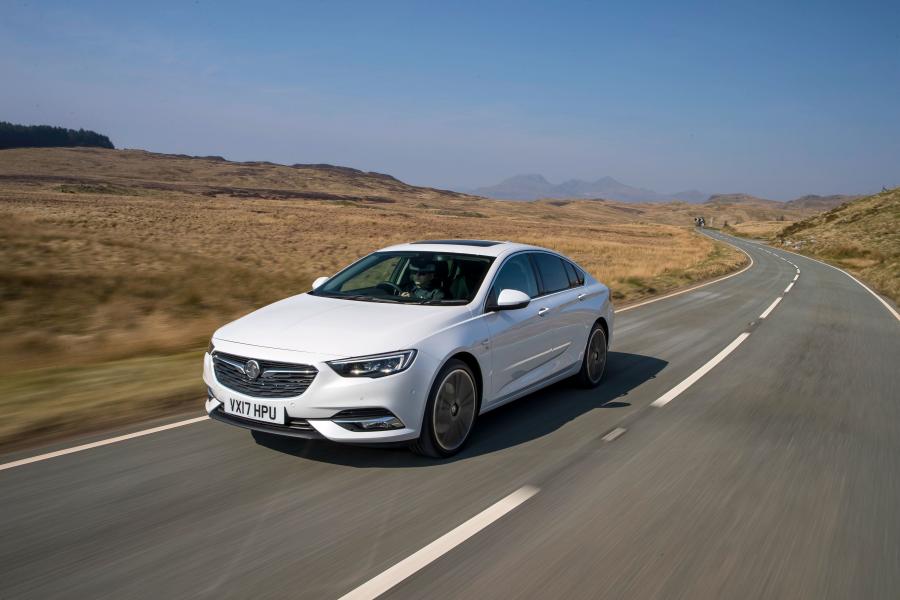  Vauxhall Insignia Grand Sport Turbo 4x4 2017 года  (фото 34 из 41)